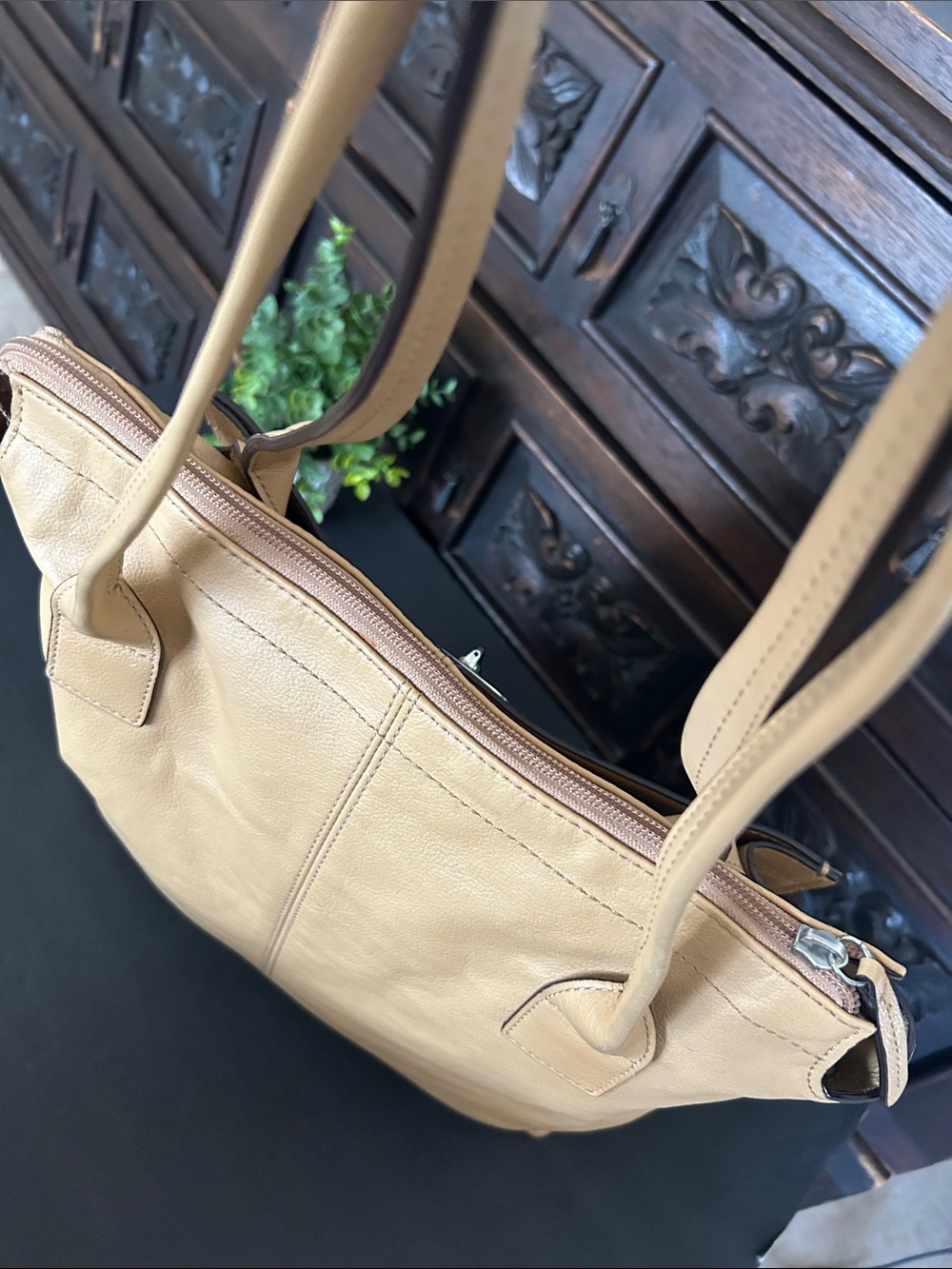 Banana Republic Beige Leather Tote with Turn-Lock Pocket - Picture 10 of 16